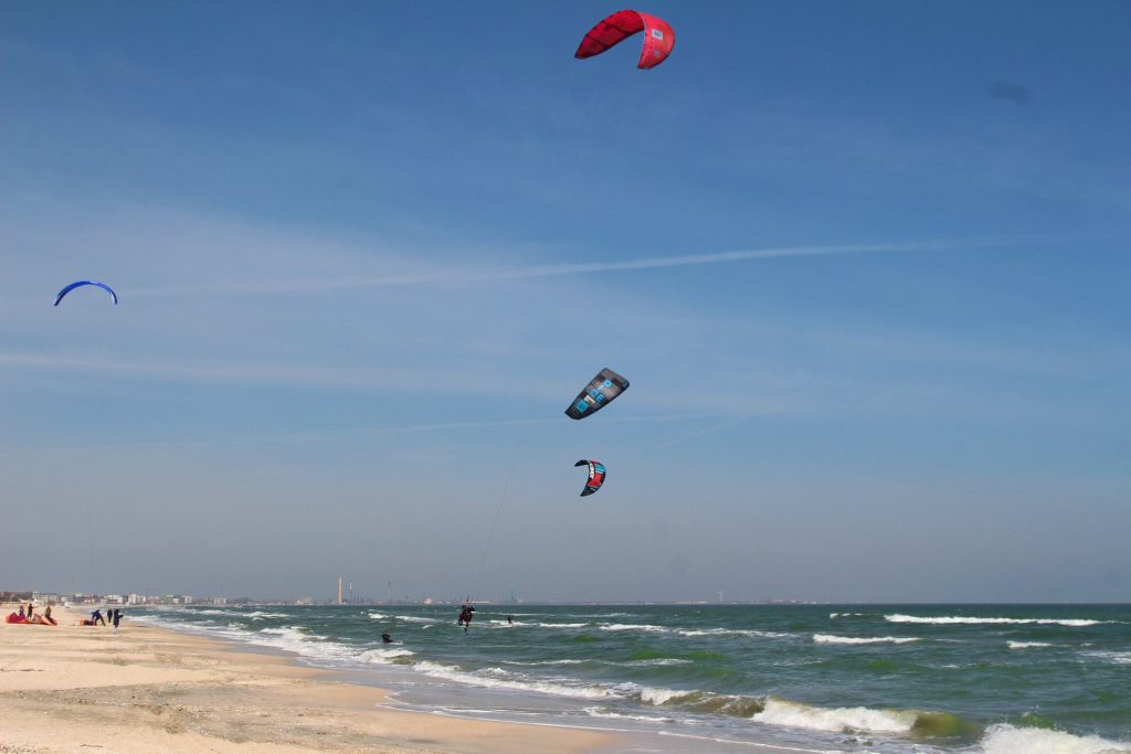 kitesurfing kiteboarding